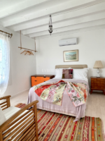 Yazlık kiralık villa, deniz manzarası ve özel havuz, 8 misafir – Görsel 18