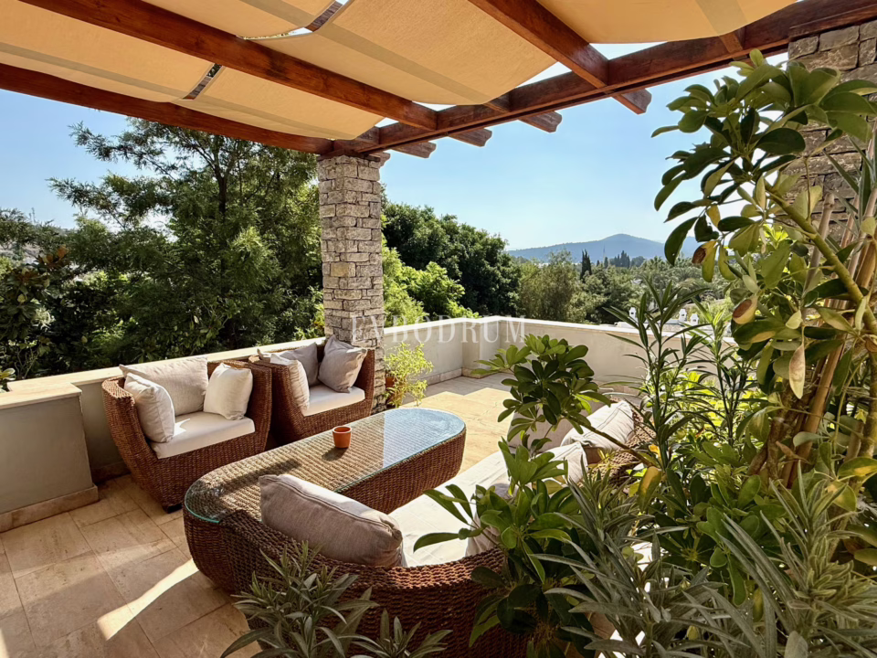 Grosse Villa mit Pool und Garten im Herzen von Türkbükü – 18A