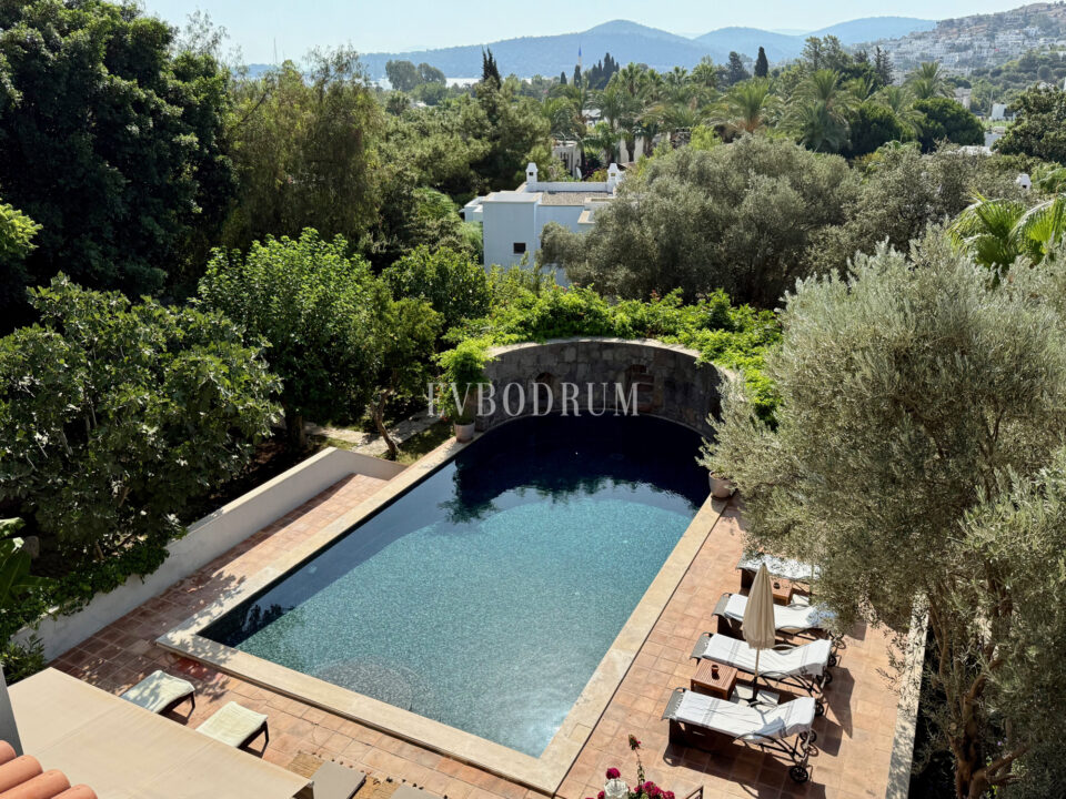 Grosse Villa mit Pool und Garten im Herzen von Türkbükü