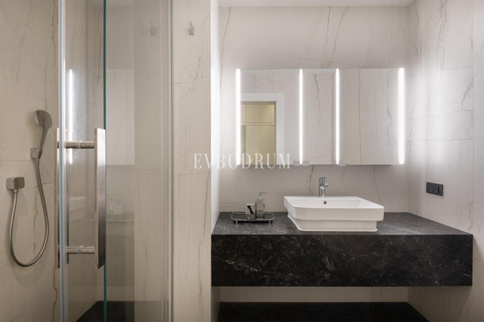 Yalıkavak'ta denize sıfır, özel iskeleli lüks villa – 18Eac533 4E4E B86B 3573C1B33834