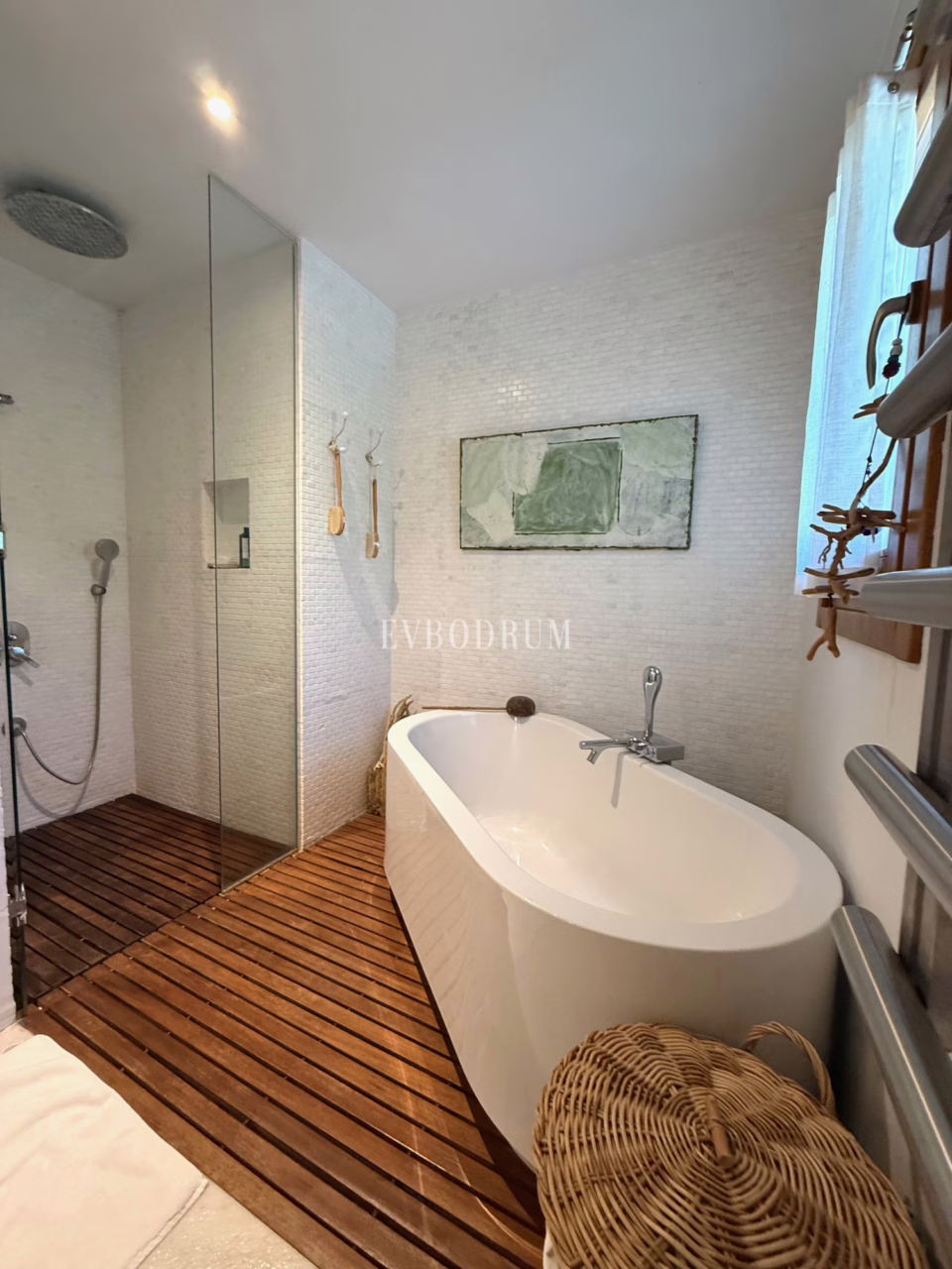 Grosse Villa mit Pool und Garten im Herzen von Türkbükü – Foto 1