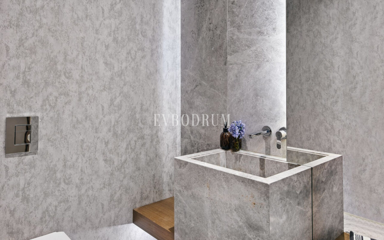 Özel Havuzlu ve Deniz Erişimli Yeni Villalar