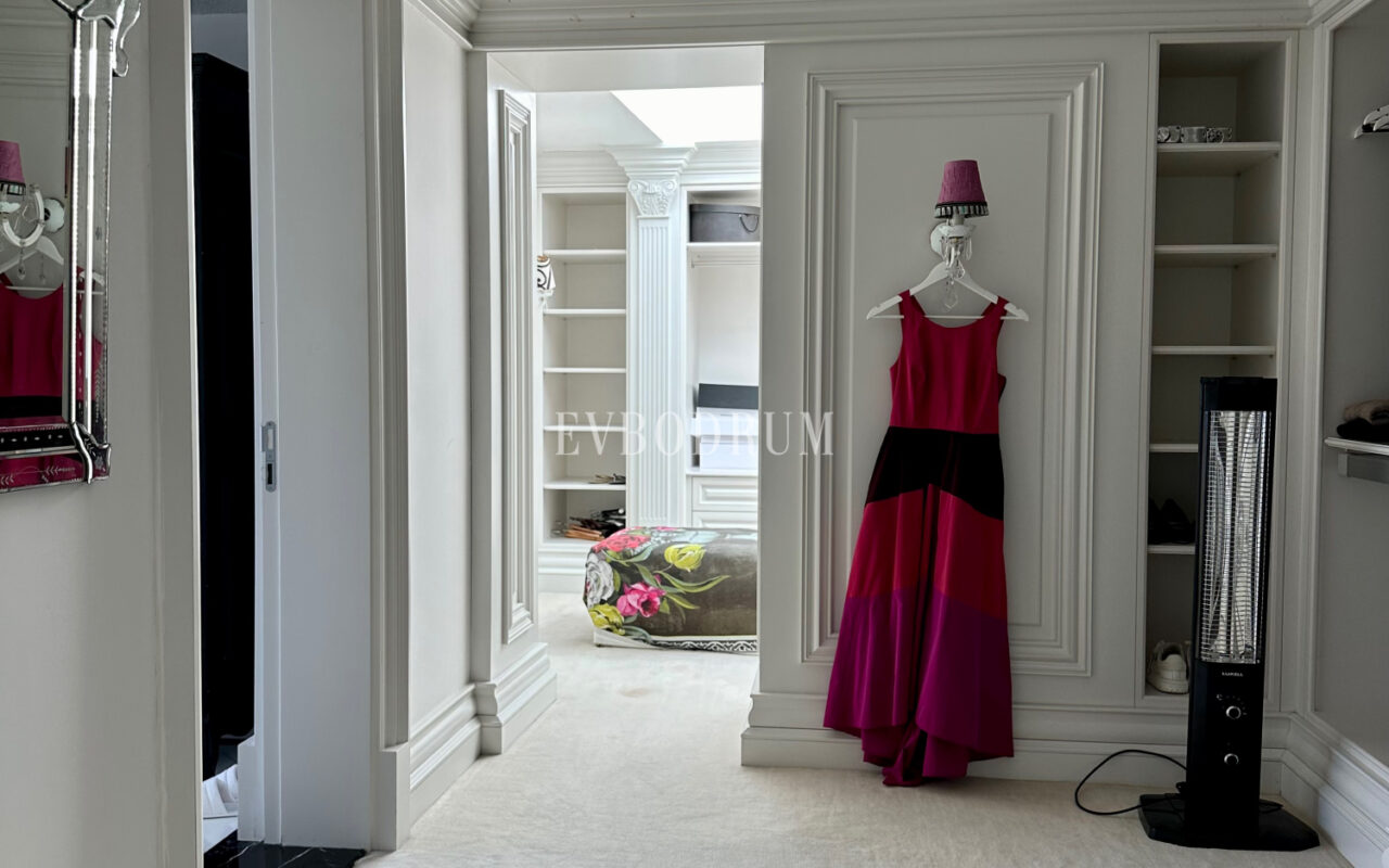 Zarif ve özel, havuzlu, manzaralı şehir evi