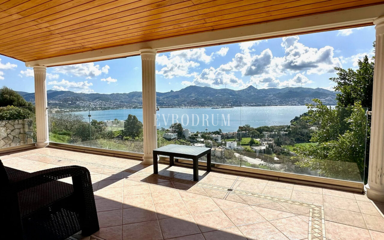 Yalikavak Küdür, önü kapanmaz deniz manzaralı 3 katlı villa