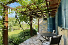 7.970 m2 arazi içinde harika, havuzlu taş ev ve misafirhanesi