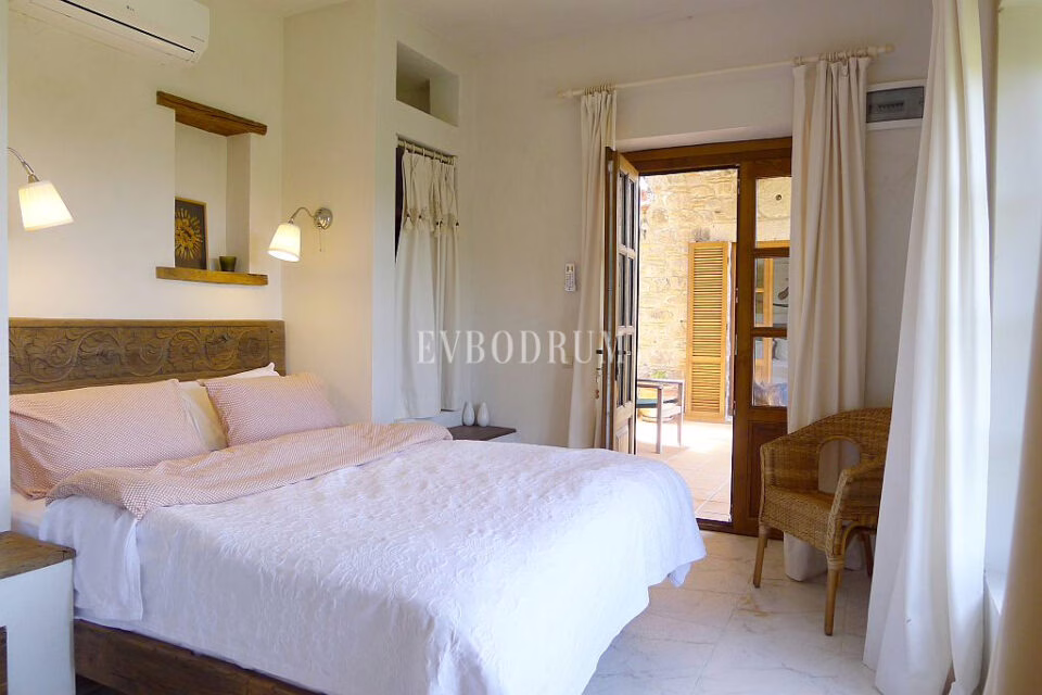 Özel havuzlu kiralık taş villa – Görsel 4