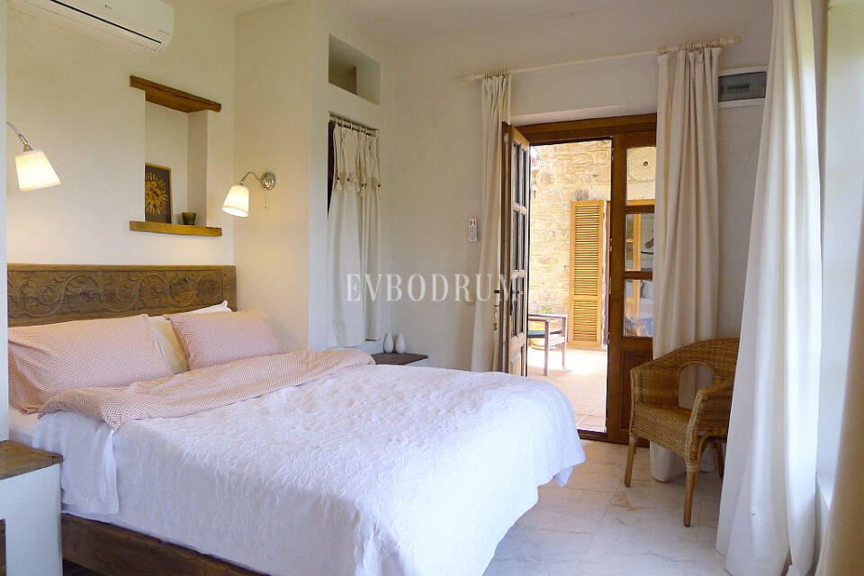 Özel havuzlu kiralık taş villa – Görsel 4