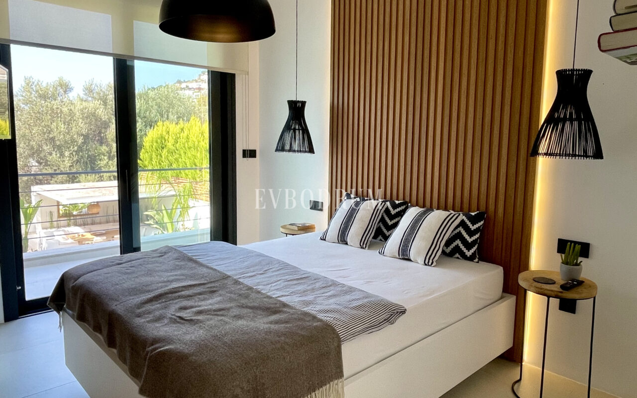 Yalikavak Merkez’de Modern Havuzlu Villa