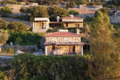 10.000 m2 Arsa İçinde 8 Bağımsız Taş Ev