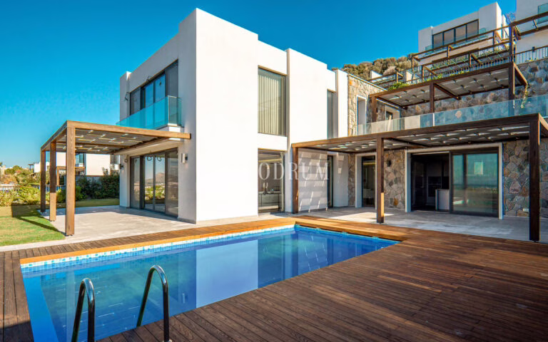 Yalıkavak’ta şehir konsepti:Deniz manzaralı, havuzlu lüks villa – Görsel 1