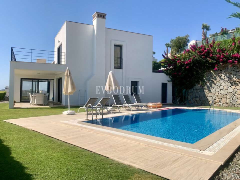 Muhteşem adalar ve deniz manzaralı, havuzlu villa – Görsel 14