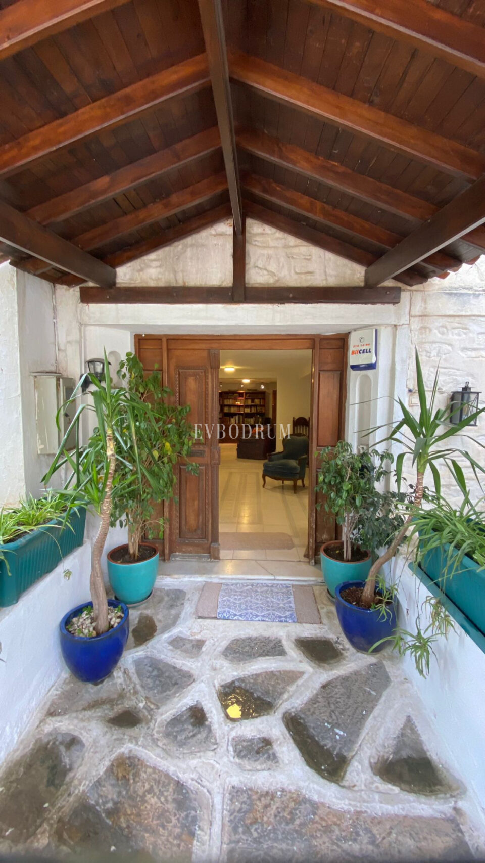 Bodrum, Yeniköy’de geniş, karakteristik kiralık daire