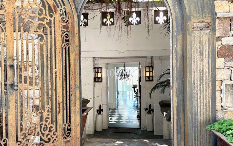 Zarif ve özel, havuzlu, manzaralı şehir evi – Görsel 18