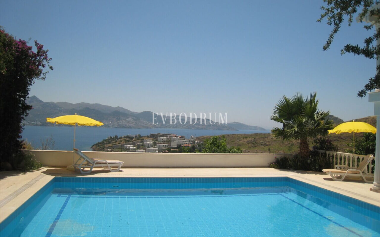 Yalikavak Küdür, önü kapanmaz deniz manzaralı 3 katlı villa