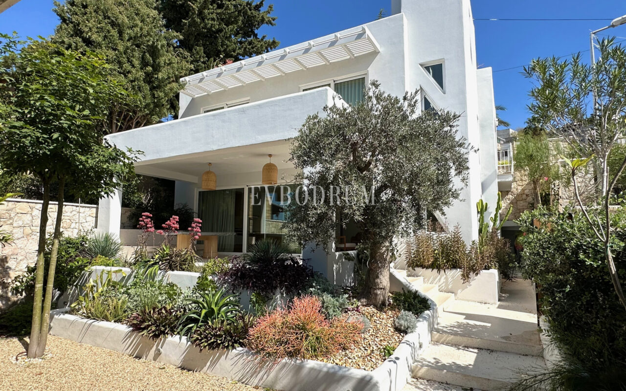 Yalıkavak’ta denize 100 adım müstakil, yeni renove edilmiş villa