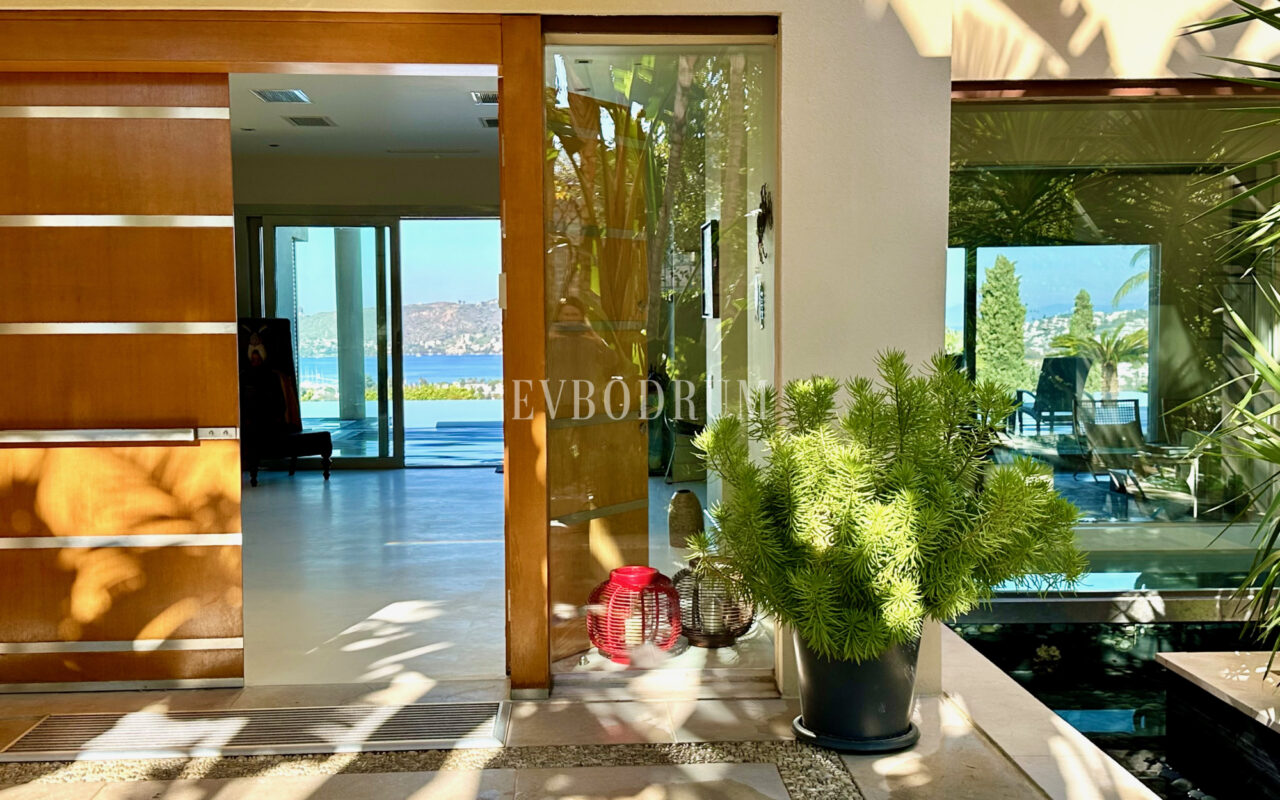 Yalıkavak Körfezi ve Marina Manzaralı Özel Villa