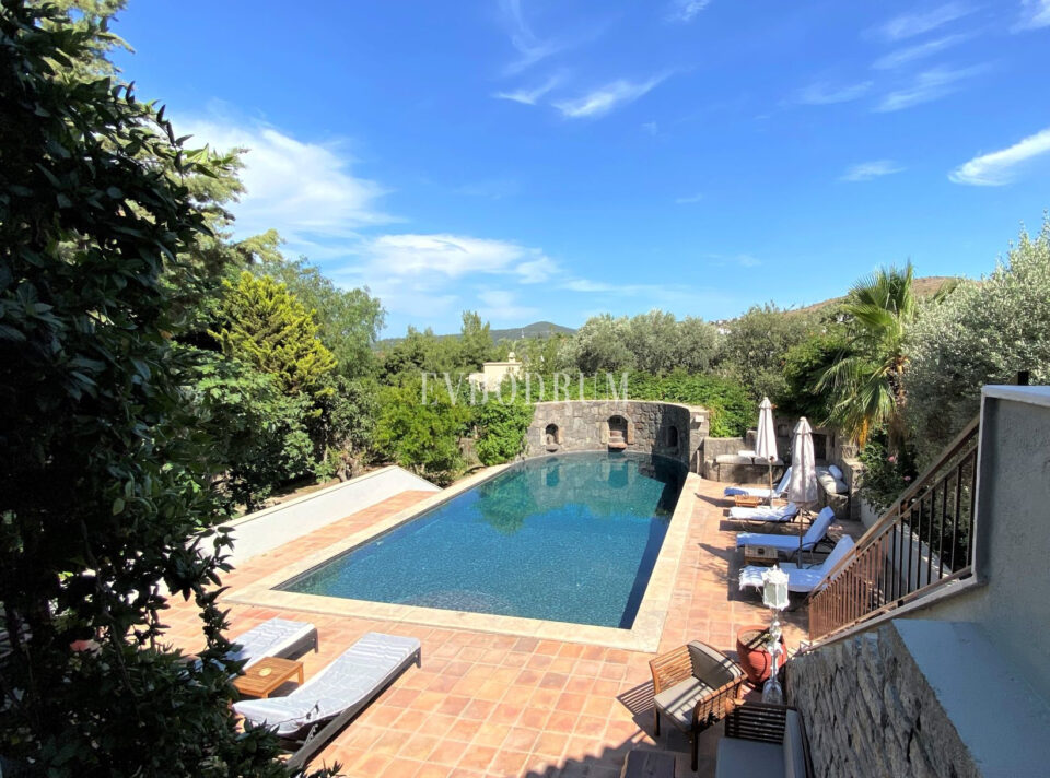 Denize Yürüme Mesafesinde Havuzlu Geniş Villa – Görsel 7