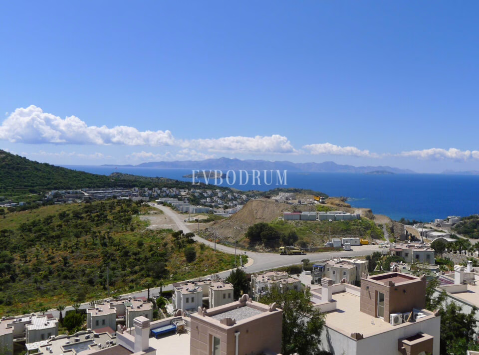Deniz manzaralı, ortak havuzlu tripleks villa – Görsel 7
