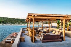 Özel Havuzlu ve Bahçeli Denize Sıfır Villa