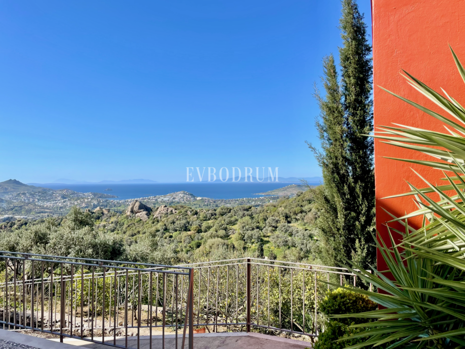 Yazlık kiralık villa, deniz manzarası ve özel havuz, 8 misafir