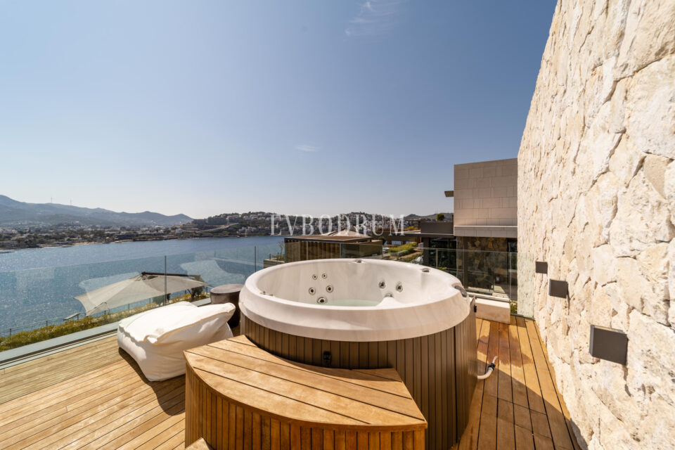 Yalıkavak’ta Denize Sıfır Lüks Villa – Görsel 2