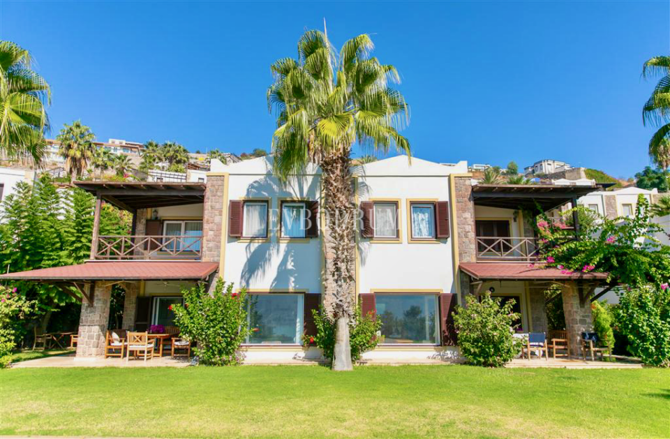 Sezonluk Kiralık: Gündoğan’da Özel Havuzlu Geniş Villa – Outside