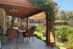 Yalıçiftlik’te tek katlı, bahçeli müstakil ev