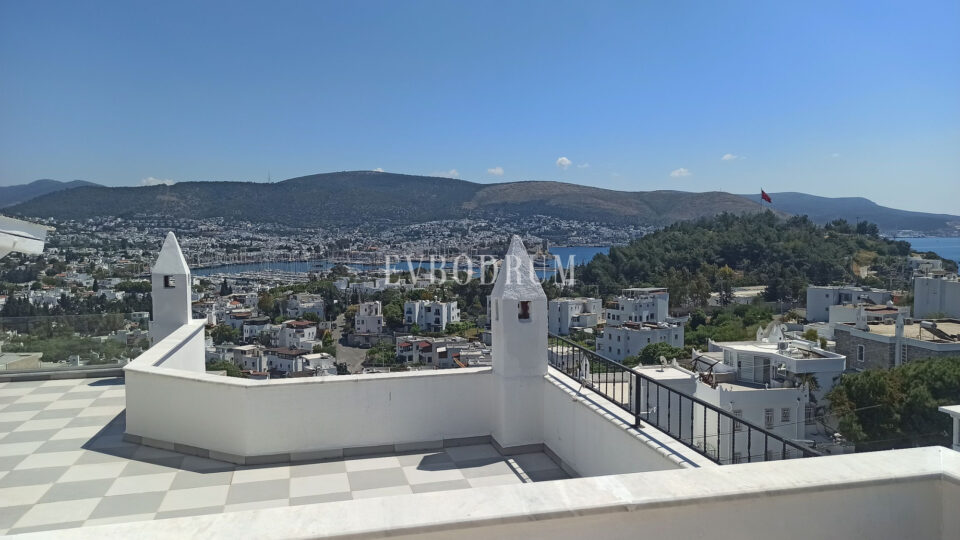 Merkezi lokasyonda, deniz manzaralı ikiz şehir evi – Görsel 5