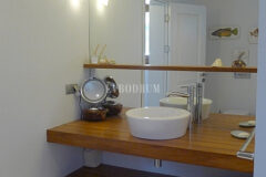 Denize Yürüme Mesafesinde Havuzlu Geniş Villa