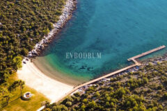 Özel Havuzlu ve Bahçeli Denize Sıfır Villa