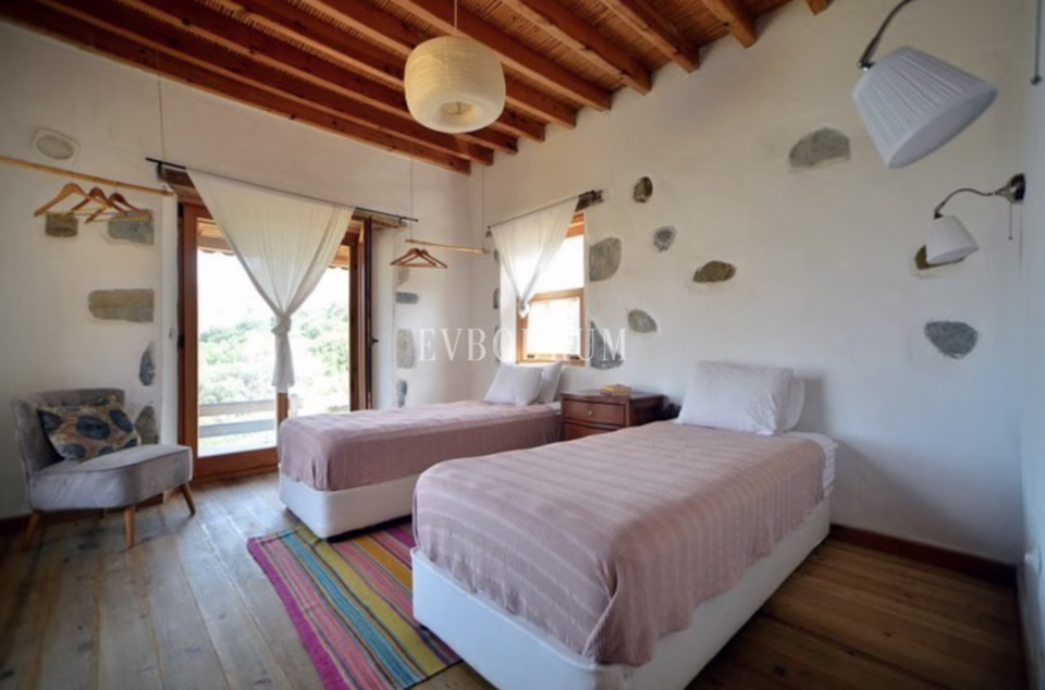 10.000 m2 Arsa İçinde 8 Bağımsız Taş Ev – Görsel 1