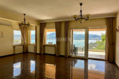 Yalikavak Küdür, önü kapanmaz deniz manzaralı 3 katlı villa