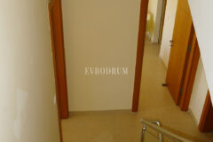 Deniz manzaralı, ortak havuzlu tripleks villa