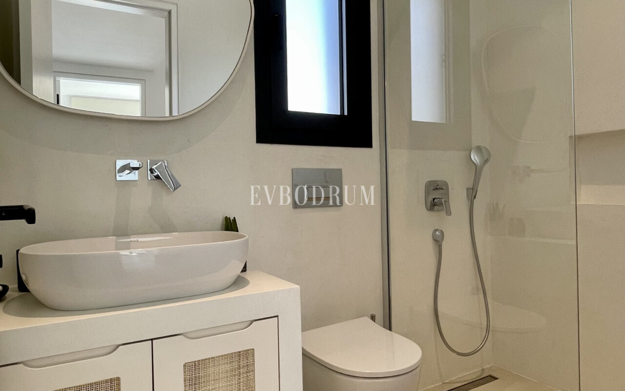 Yalikavak Merkez’de Modern Havuzlu Villa