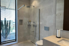 Modern, havuzlu ve geniş bahçeli villa