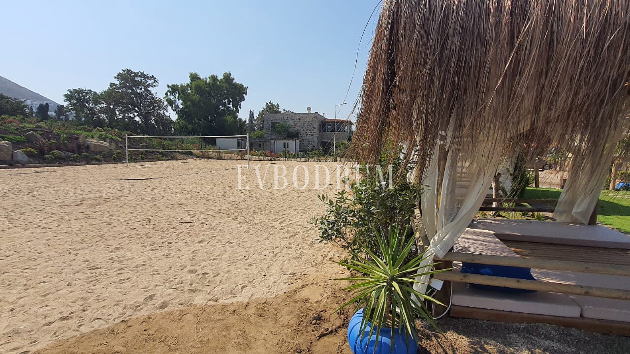 Plaja Yakın Ortak Havuzlu Tek Katlı Evler