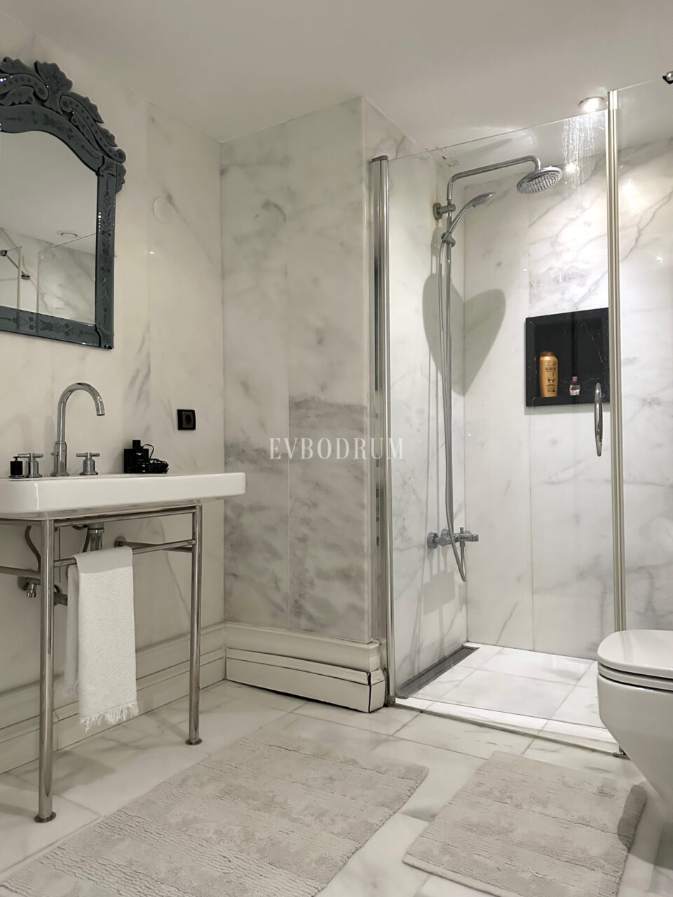 Zarif ve özel, havuzlu, manzaralı şehir evi – Görsel 12