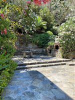 Geniş Bahçeli ve Özel Havuzlu Kiralık Taş Ev