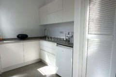 Bitez’de 2 Havuzlu, Misafir Evli Büyük Bahçeli Villa