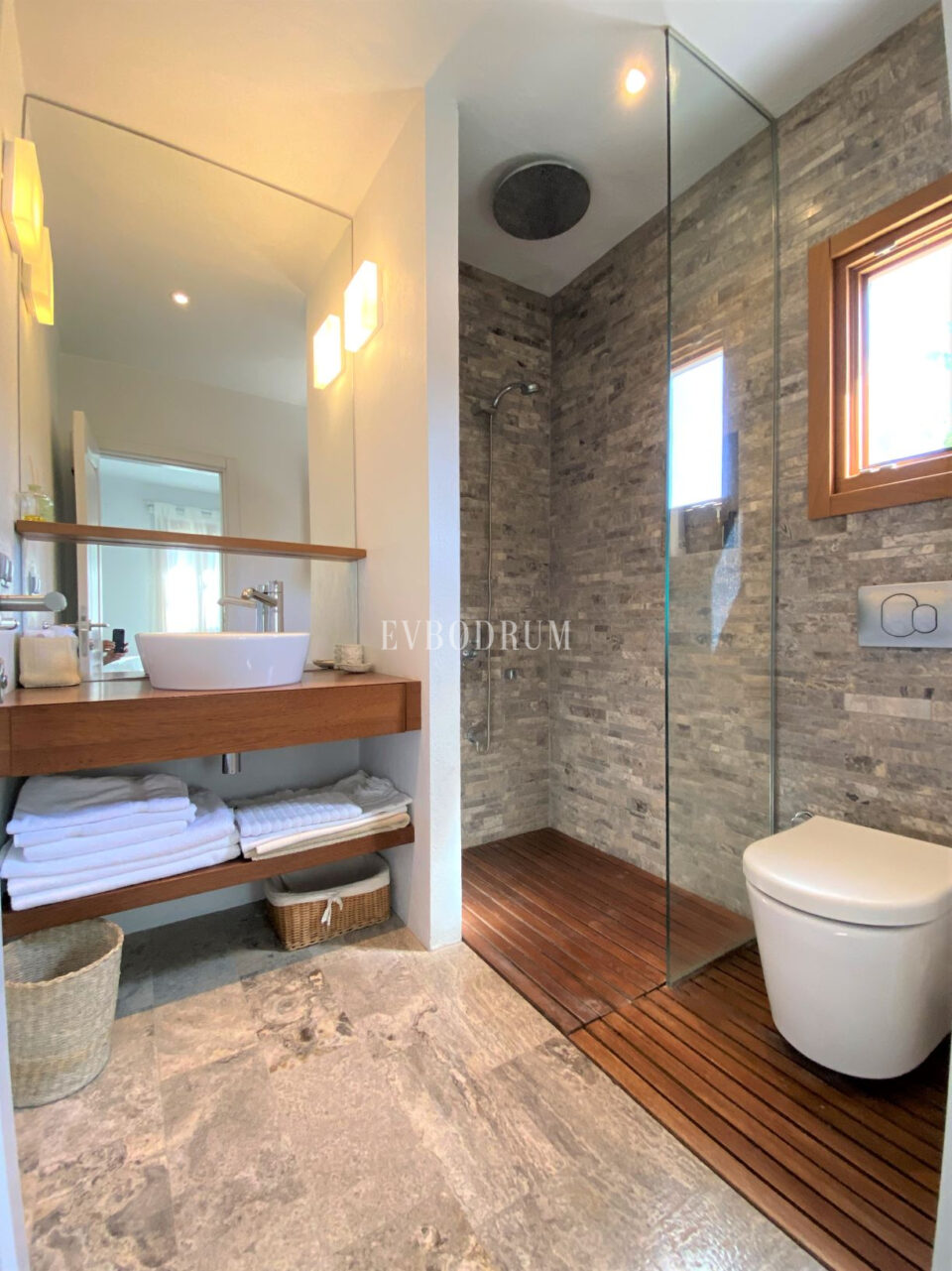 Denize Yürüme Mesafesinde Havuzlu Geniş Villa – Görsel 4