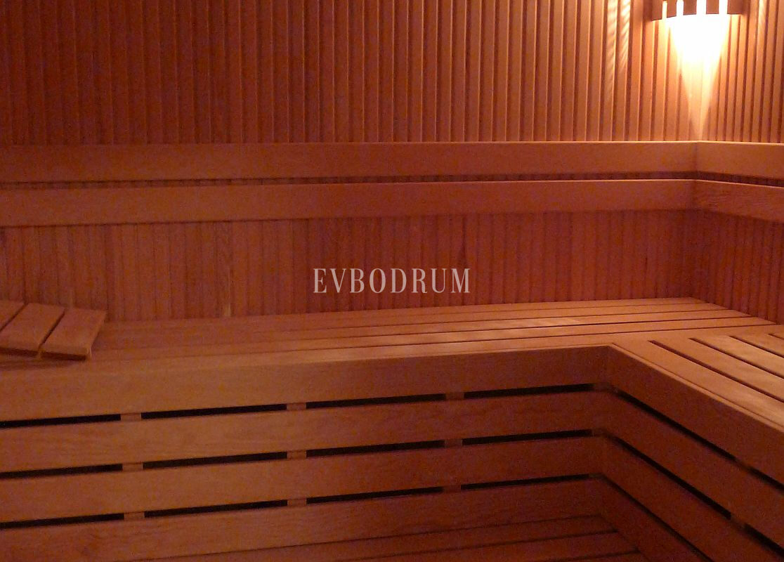 Deniz manzaralı, ortak havuzlu tripleks villa