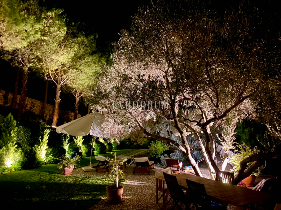 Yazlık kiralık villa, deniz manzarası ve özel havuz, 8 misafir – Görsel 22