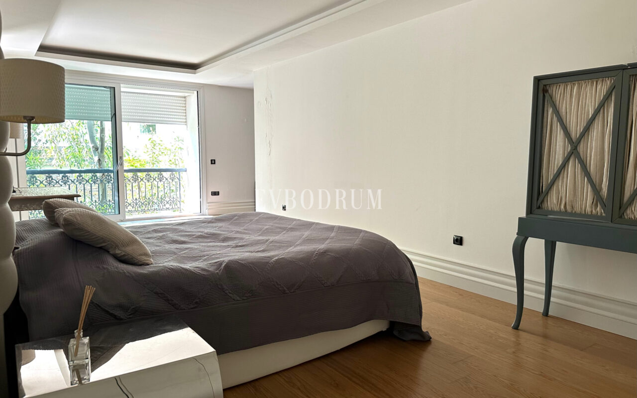 Zarif ve özel, havuzlu, manzaralı şehir evi