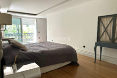 Zarif ve özel, havuzlu, manzaralı şehir evi