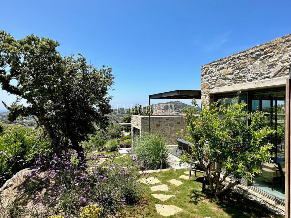 Stylisches Architektenhaus mit tollen Außenbereichen – Foto 3