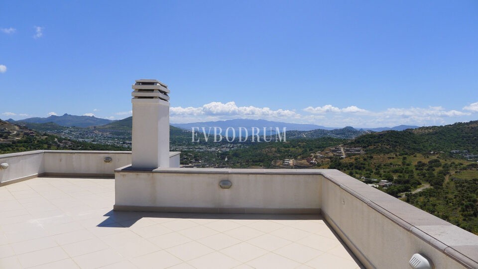 Deniz manzaralı, ortak havuzlu tripleks villa – Görsel 6