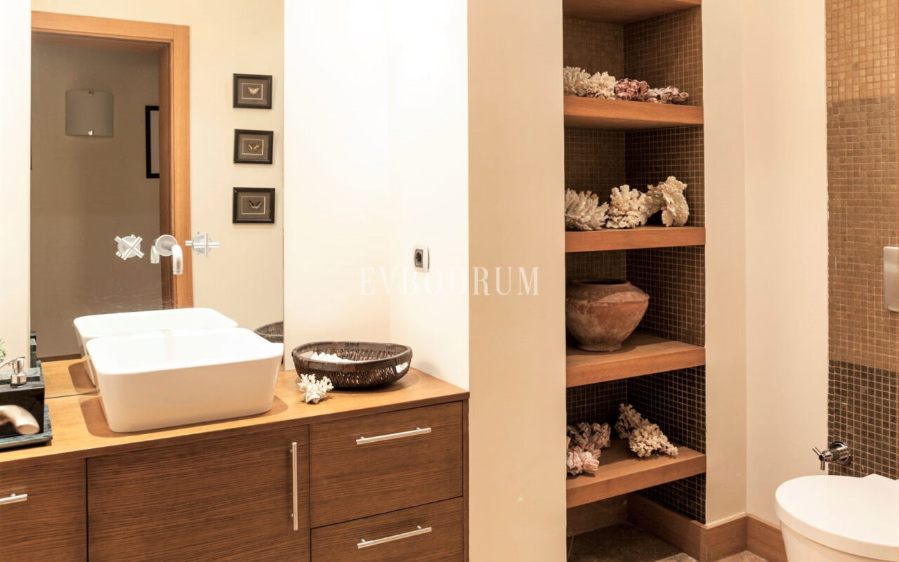 Olağanüstü özel, manzaralı kiralık villa