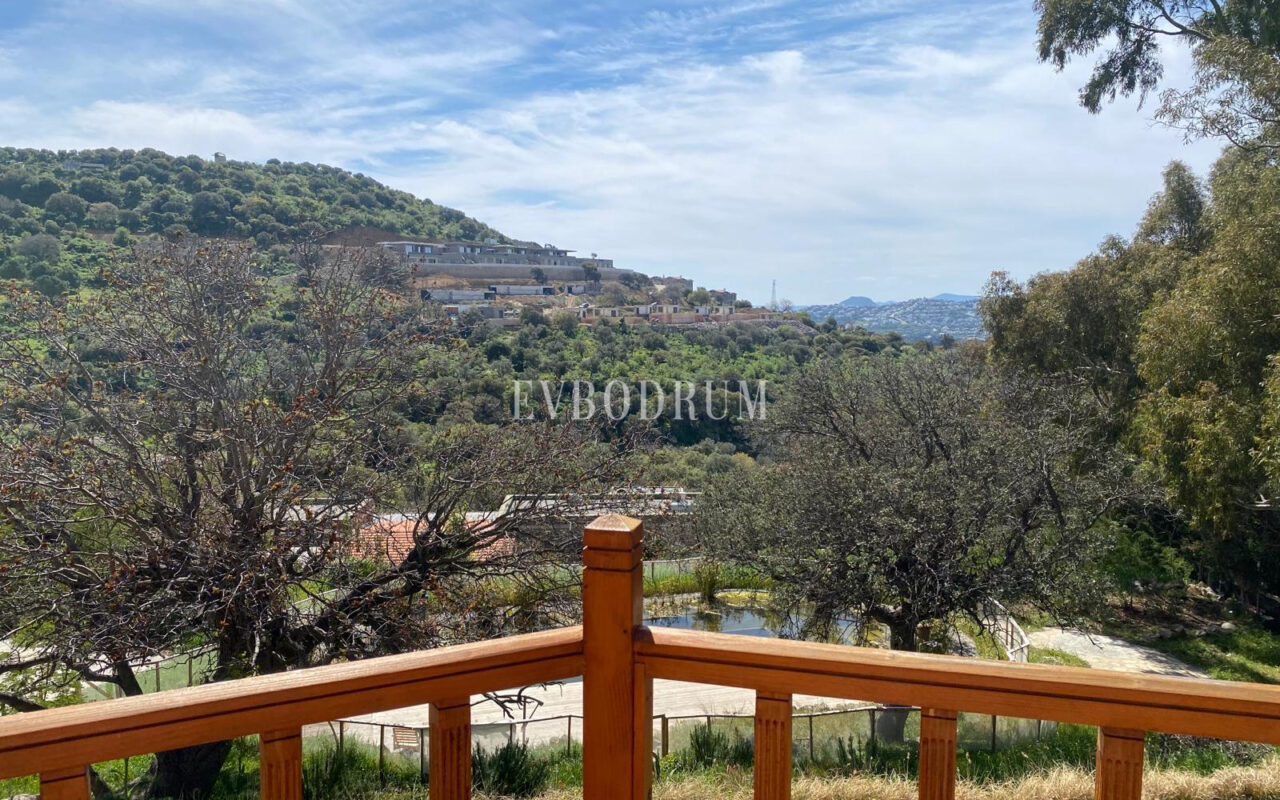 Gümüşlük, Karakaya’da bahçe içinde müstakil taş villa