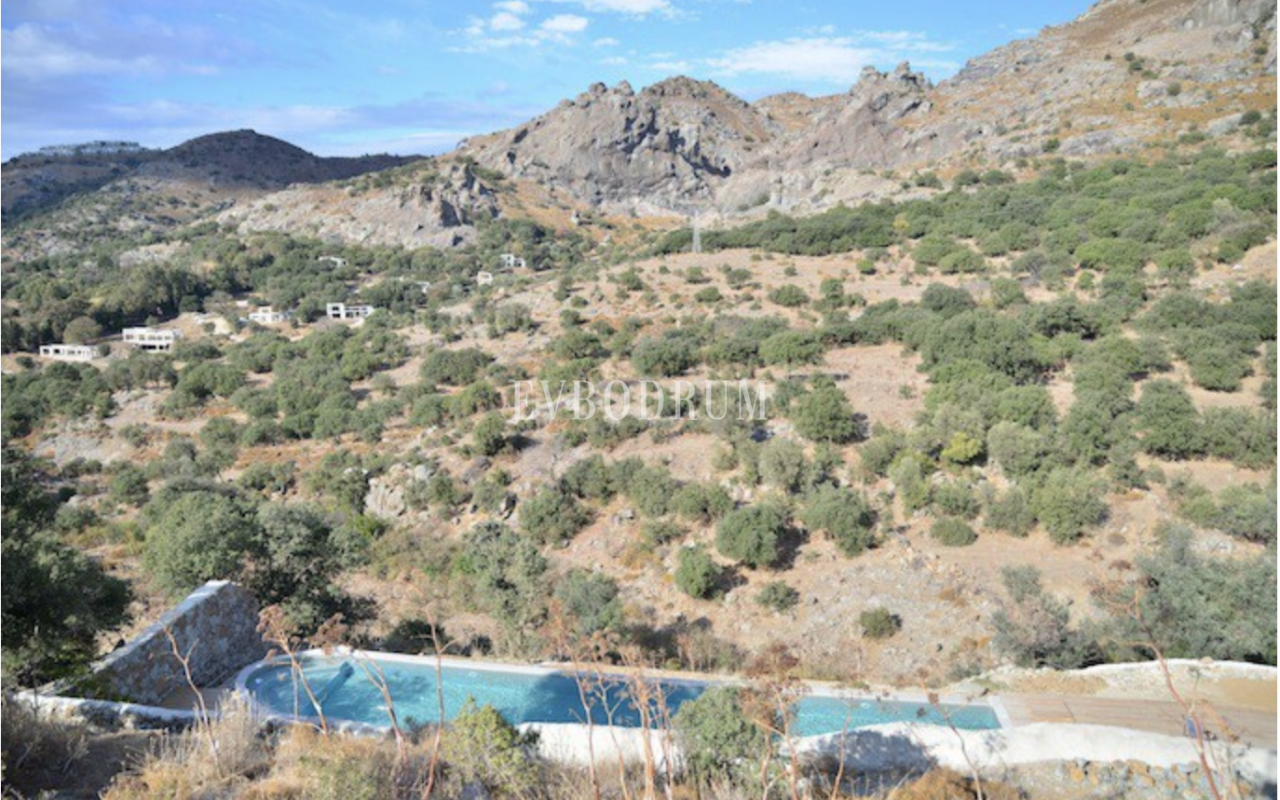 10.000 m2 Arsa İçinde 8 Bağımsız Taş Ev