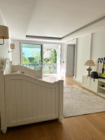 Zarif ve özel, havuzlu, manzaralı şehir evi – Görsel 10